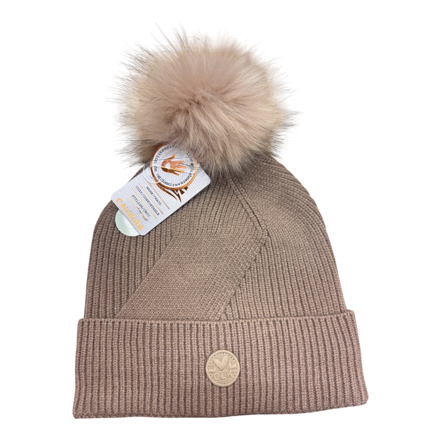 Tuque d'hiver - Calikids en maille brun taupe avec pompon en fausse fourrure beige et revers côtelé, vue de face