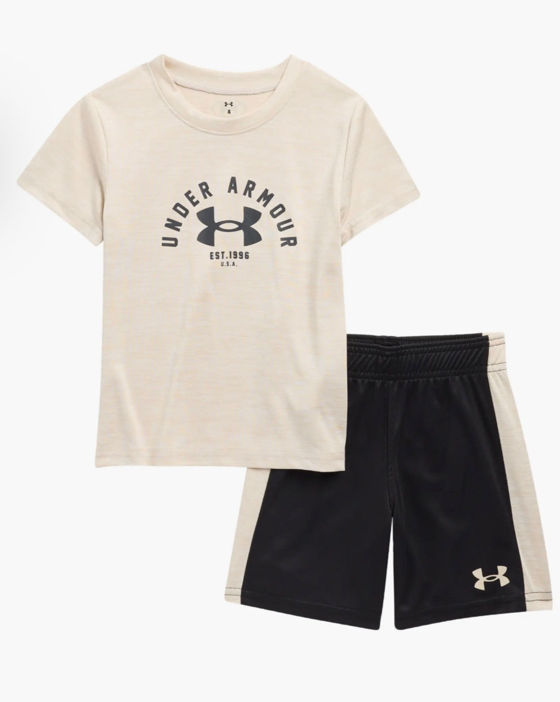 Ensemble Short - Under Armour beige et noir 1089x1365 en orientation portrait présenté en première position de la galerie