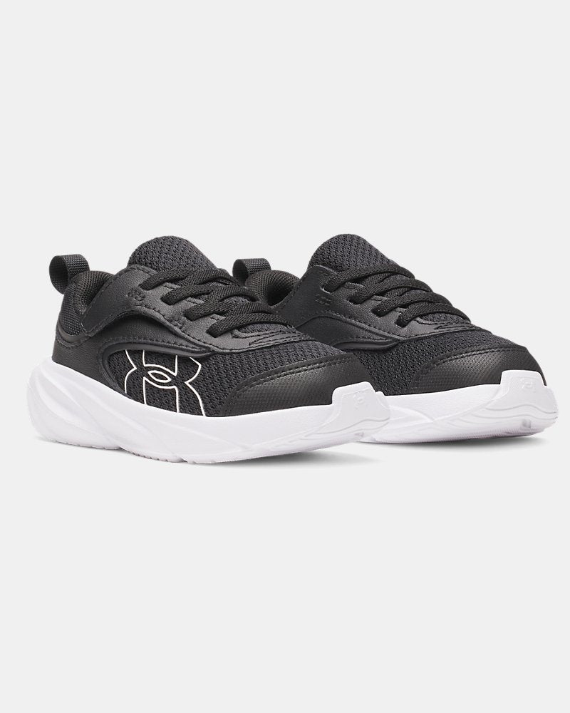 Espadrilles UA Surge 5 - Under Armour noires avec empiècements en mesh et semelle blanche, style sportif enfant, vue de trois quarts.