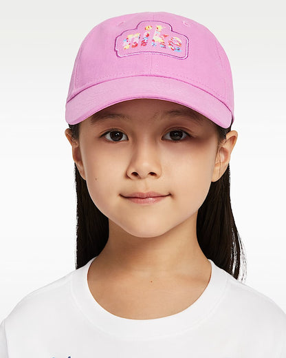 Casquette - Nike rose en sergé de coton brossé avec logo multicolore, portée par enfant fille, vue de face.
