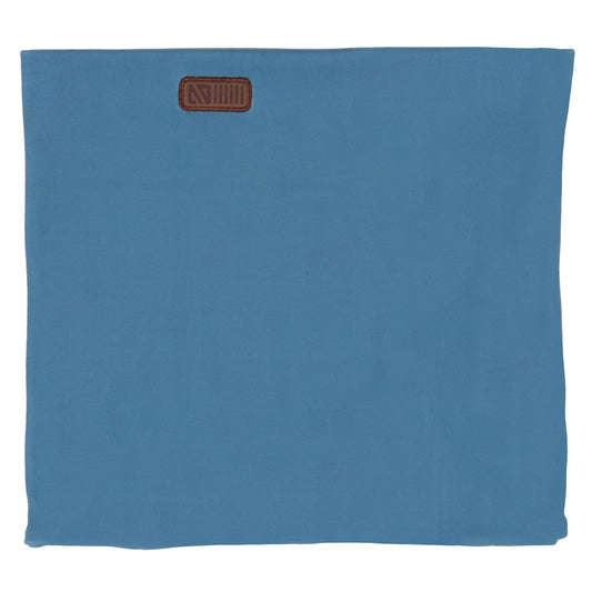 Cache-Cou d'hiver - Nanö en tissu bleu uni avec étiquette marron, style simple et doux, adapté pour enfant, vue de face.