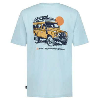 T-Shirt - Billabong bleu clair en coton 100%, imprimé véhicule orange, vue avant et dos, taille adulte, format paysage.