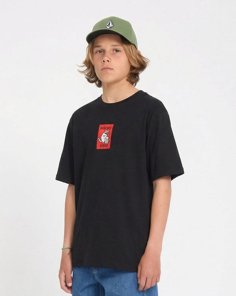 T-Shirt - Volcom noir avec logo rouge et blanc, en coton recyclé, porté par garçon, vue de face, style décontracté.
