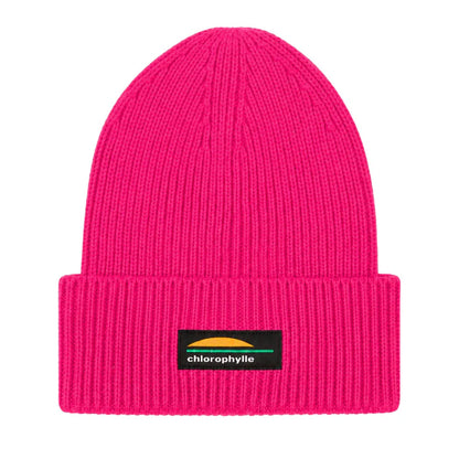 Tuque d'hiver- Chlorophylle rose vif en maille côtelée avec revers et écusson Chlorophylle vue de face