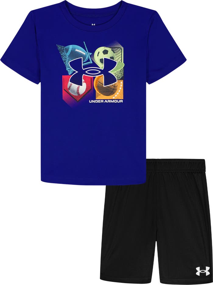 Ensemble Short - Under Armour en polyester, t-shirt bleu à motifs sportifs et short noir confortable.