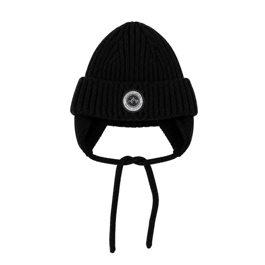 Tuque d'hiver - Peluche & Tartine noire en tricot avec cache-oreilles et liens à nouer vue de face