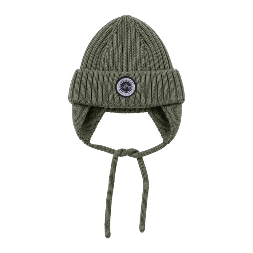 Tuque d'hiver - Peluche & Tartine en tricot vert olive, avec couvre oreilles et cordons, pour enfant, vue de face