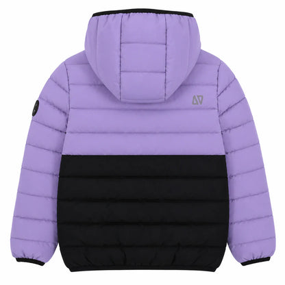 Manteau Mi-Saison Lilas - Nanö, coupe matelassée violet lilas et noir, capuche intégrée, pour enfant, vue de dos.