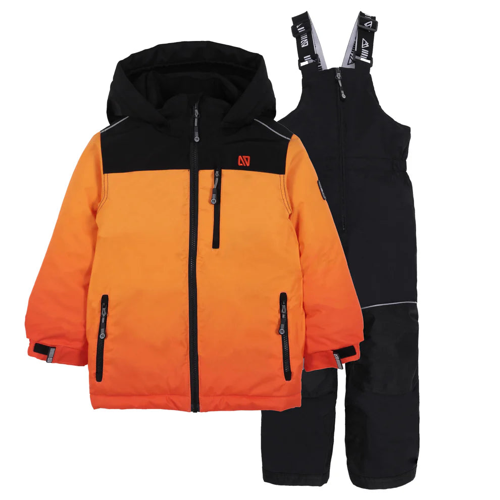 Habit de neige Simon - Nanö composé d'une veste orange dégradé avec haut noir et d'une salopette noire, ensemble enfant, vue de face.