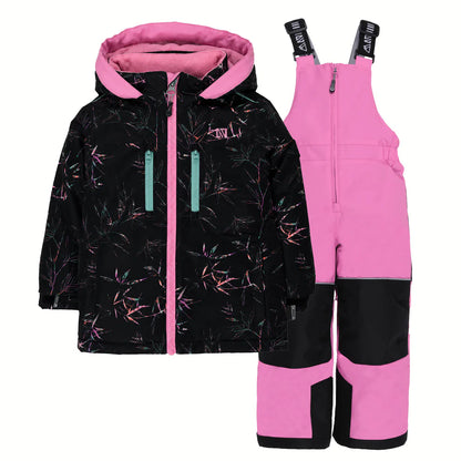 Habit de neige Melody - Nanö noir avec motifs roses et violets, pantalon salopette rose avec renforts noirs, pour enfant, vue de face sur mannequin.