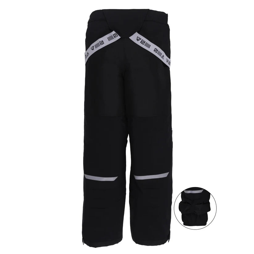 Habit de neige performance Mikael vert - Nanö, pantalon isolant noir avec bretelles grises, destiné enfant, vue de face avec détail bas de jambe renforcé.