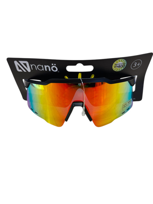 Lunette de soleil - Nanö avec verres miroir orange, rouge et jaune, monture noire, protection UV400, vue de face sur packaging