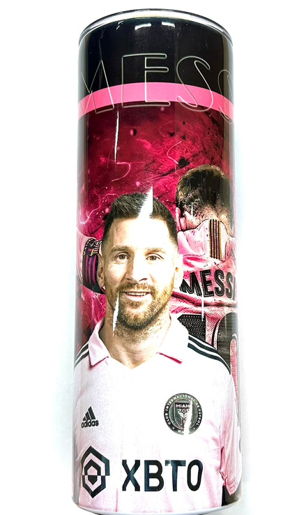 Bouteille isotherme Messi, design sportif avec logo, idéale pour garder les boissons au frais en toutes circonstances.