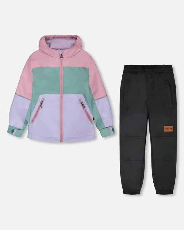 Ensemble Mi-Saison - Deux Par Deux, veste rose vert et lavande avec pantalon noir, imperméable, pour enfant, vue de face à plat.
