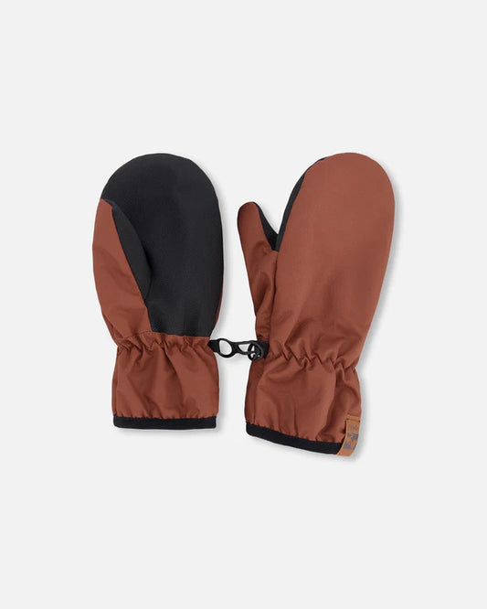 Mitaines Mi-Saisons - Deux Par Deux en polyester recyclé marron et noir pour enfant, vue de dessus, attachées ensemble.