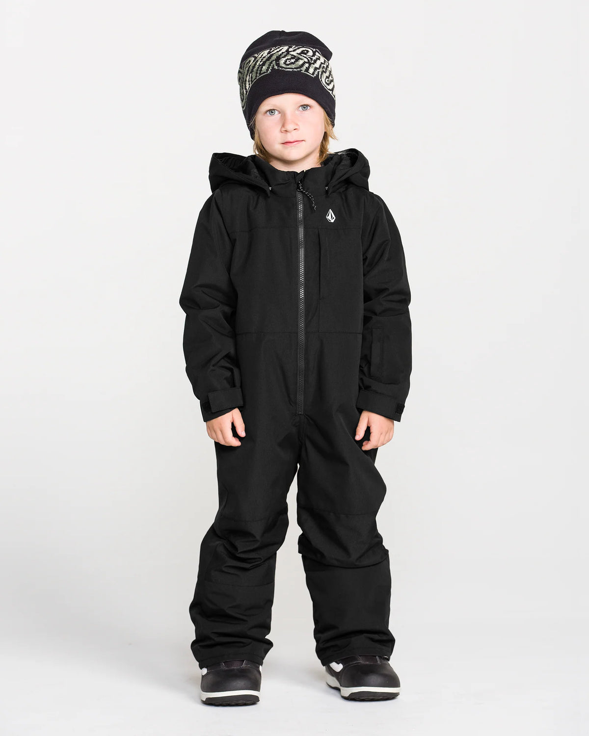Habit de neige Little Flurry - Volcom noir pour enfant, porté de face avec capuche et bonnet