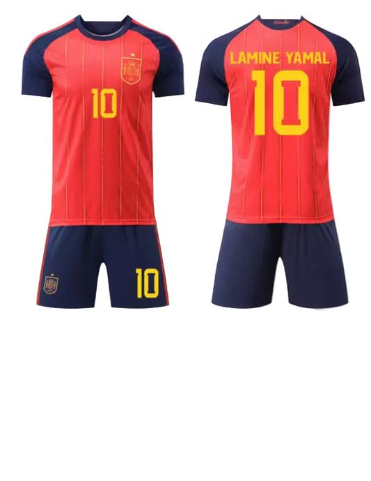 Ensemble de soccer Espagne - Lamine Yamal rouge et bleu marine avec détails jaunes, maillot et short en tissu technique, présenté de face et de dos avec bas assortis.