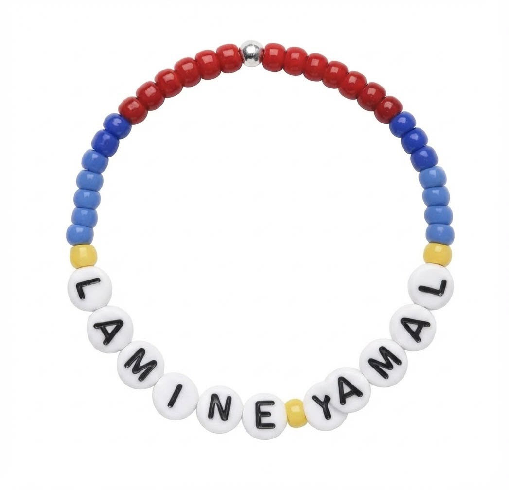 Bracelet - Lamine Yamal en perles rouges, bleues, jaunes et blanches avec lettres, vue de face
