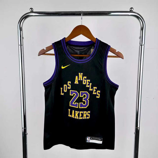 Camisole Lakers - LeBron James noire en polyester avec logo jaune violet, sans manches, vue de face sur cintre.