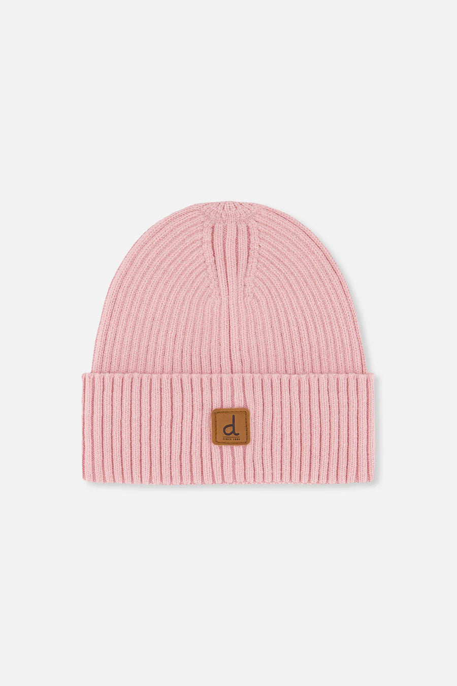 Tuque Mi-Saison - Deux Par Deux rose pâle en tricot côtes, étiquette en cuir, pour enfant, vue de face sur fond clair.