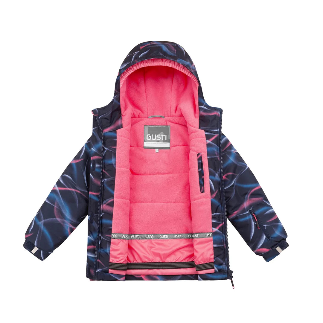 Habit de neige Jolie - Gusti pour enfant avec capuchon doublé rose vif et extérieur bleu marine à motifs colorés vue de face
