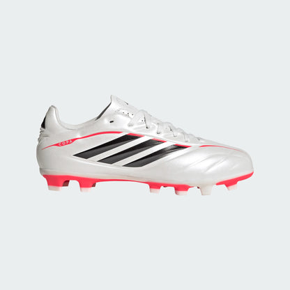 Chaussures de soccer COPA PURE IV CLUB FG - Adidas blanches avec détails noirs et rouges, vue de profil droit.