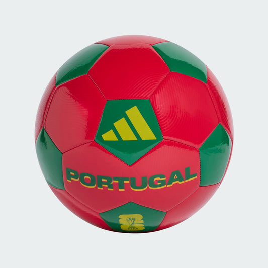 Ballon FIFA World Cup 26 Official Portugal Club - Adidas rouge et vert, surface synthétique brillante, vue de face.