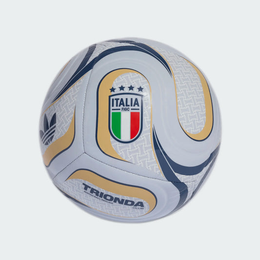 Ballon Trionda Italy Away Club - Adidas blanc, or et bleu marine avec logo Italie, vue de face.