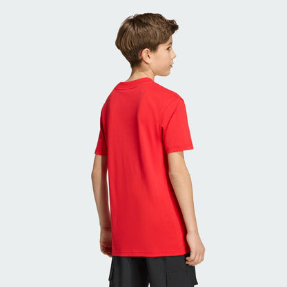 Garçon portant T-Shirt FIFA World Cup 26 Spain - Adidas rouge en coton, vue de dos.