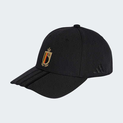 Casquette Belgique - Adidas noire avec logo brodé tricolore à l'avant, style baseball, vue de côté droit.