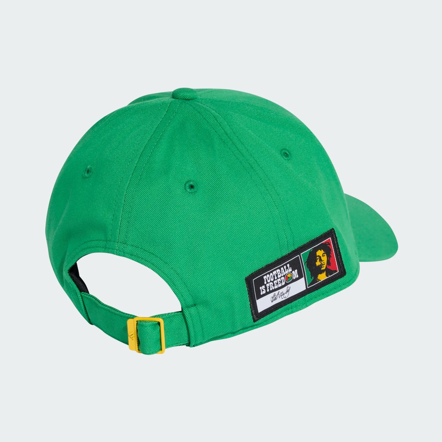 Casquette JFF Jamaica - Adidas verte en coton avec boucle réglable jaune, vue de dos avec patch brodé et tissé côté droit.