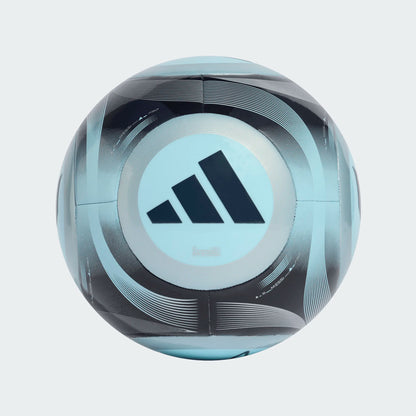 Ballon de soccer Club Messi - Adidas bleu clair et noir, design moderne, vue de face centrée sur logo Adidas.