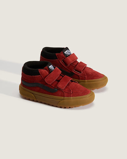Bottillons Mi-Saison Sk8-Mid Reissue Insulat - Vans en suédine rouge avec détails noirs et semelle gomme marron, style montante, vue oblique.