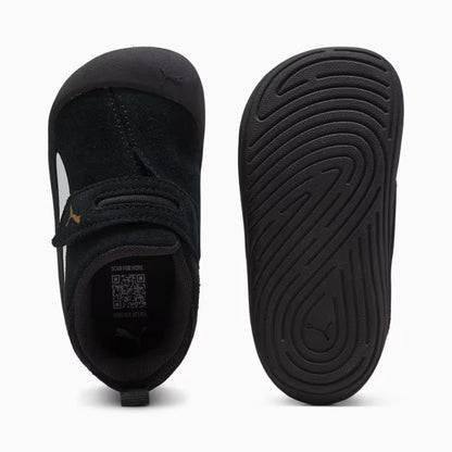 Chaussures Kitten Premium - Puma noires en suède avec semelle souple, fermeture velcro, pour bébé garçon, vues dessus et dessous.