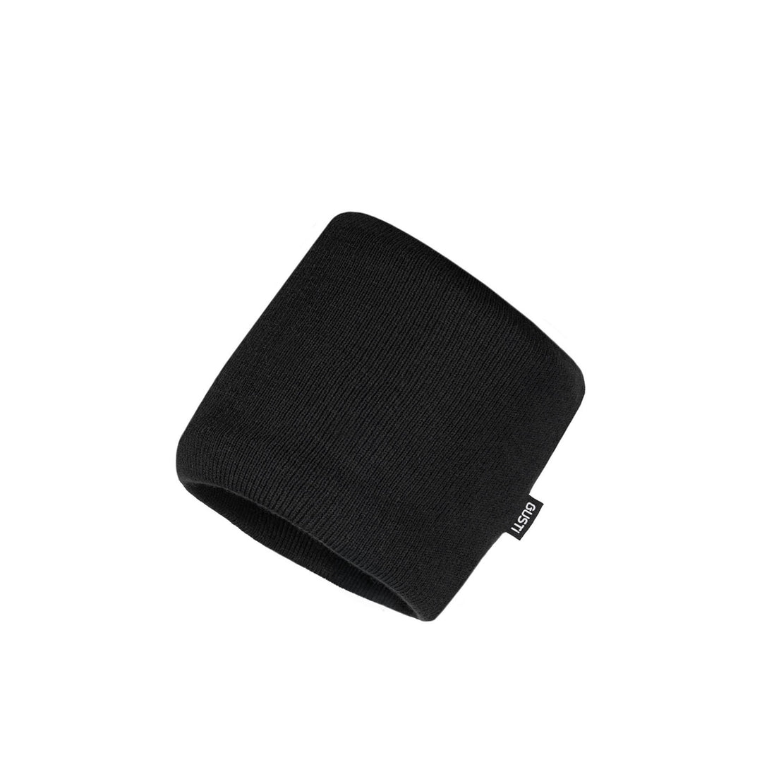 Bonnet noir en maille fine avec petite étiquette latérale, vue de face