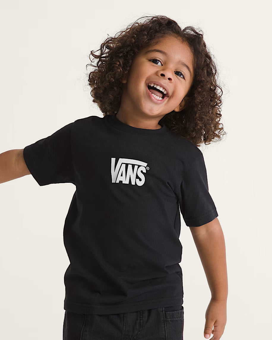 T-Shirt Stretch Logo - Vans noir en coton 100% porté par enfant garçon vue de face avec logo blanc au centre