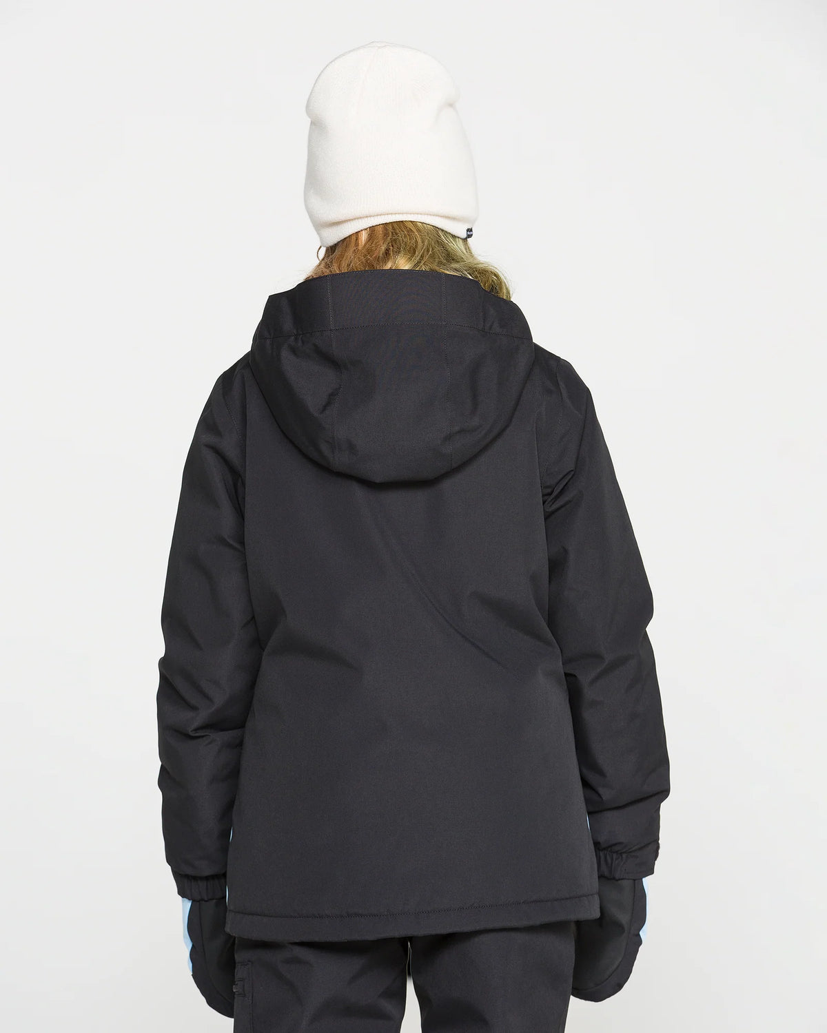 Manteau d'hiver Sass'n'frass - Volcom noir à capuche pour enfant porté de dos avec bonnet blanc