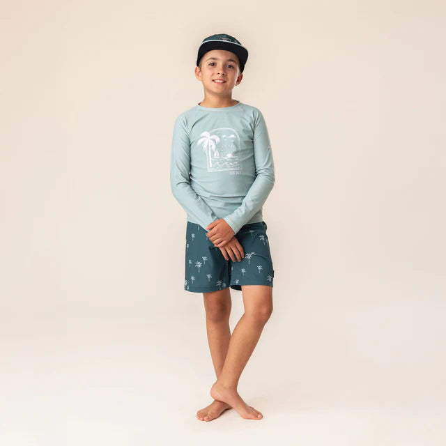 Casquette - Nanö noire portée par garçon, vue de face, style casquette de baseball classique.