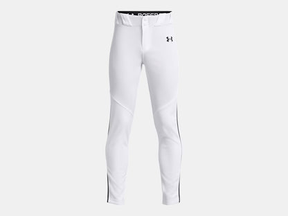 Pantalon de baseball UA Utility Piped - Under Armour blanc avec bandes noires, coupe ajustée, vue de face sur fond clair.