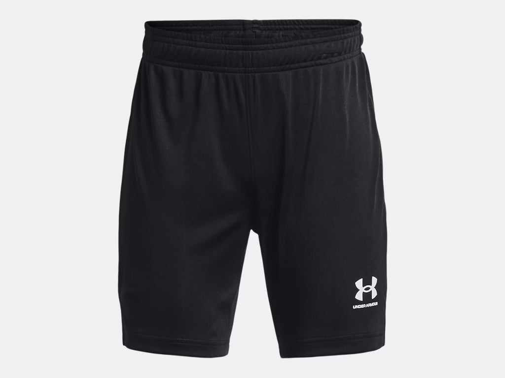 Short UA Challenger Core - Under Armour noir en tissu léger et doux, taille élastique avec cordon, vue de face