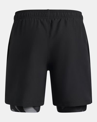 Short 2-en-1 UA Tech™ - Under Armour short de sport noir avec cuissard intégré en tissu technique, vue de dos.