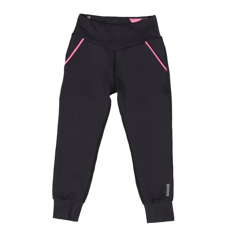 Pantalon - Nanö jogger noir et rose à poches latérales, ourlets côtelés, détail réfléchissant, vue de face, enfant
