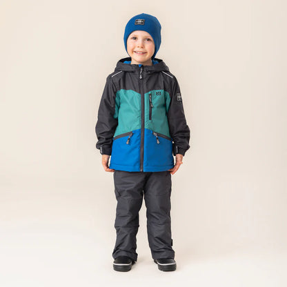 Enfant garçon portant Ensemble Mi-Saison 3-en-1 - Nanö bleu, vert et noir, veste à capuchon, vue de face, tenue imperméable.