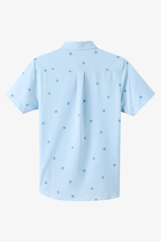 Chemise - O'Neill bleu clair à manches courtes avec petites motifs carrés bleus, vue de dos, en tissu léger homme adulte.