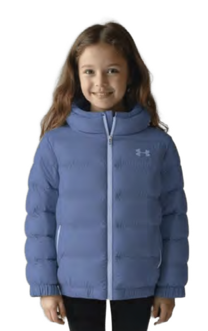 Manteau Mi-Saison - Under Armour bleu à capuche, matelassé, en tissu synthétique, porté par une enfant, vue de face.