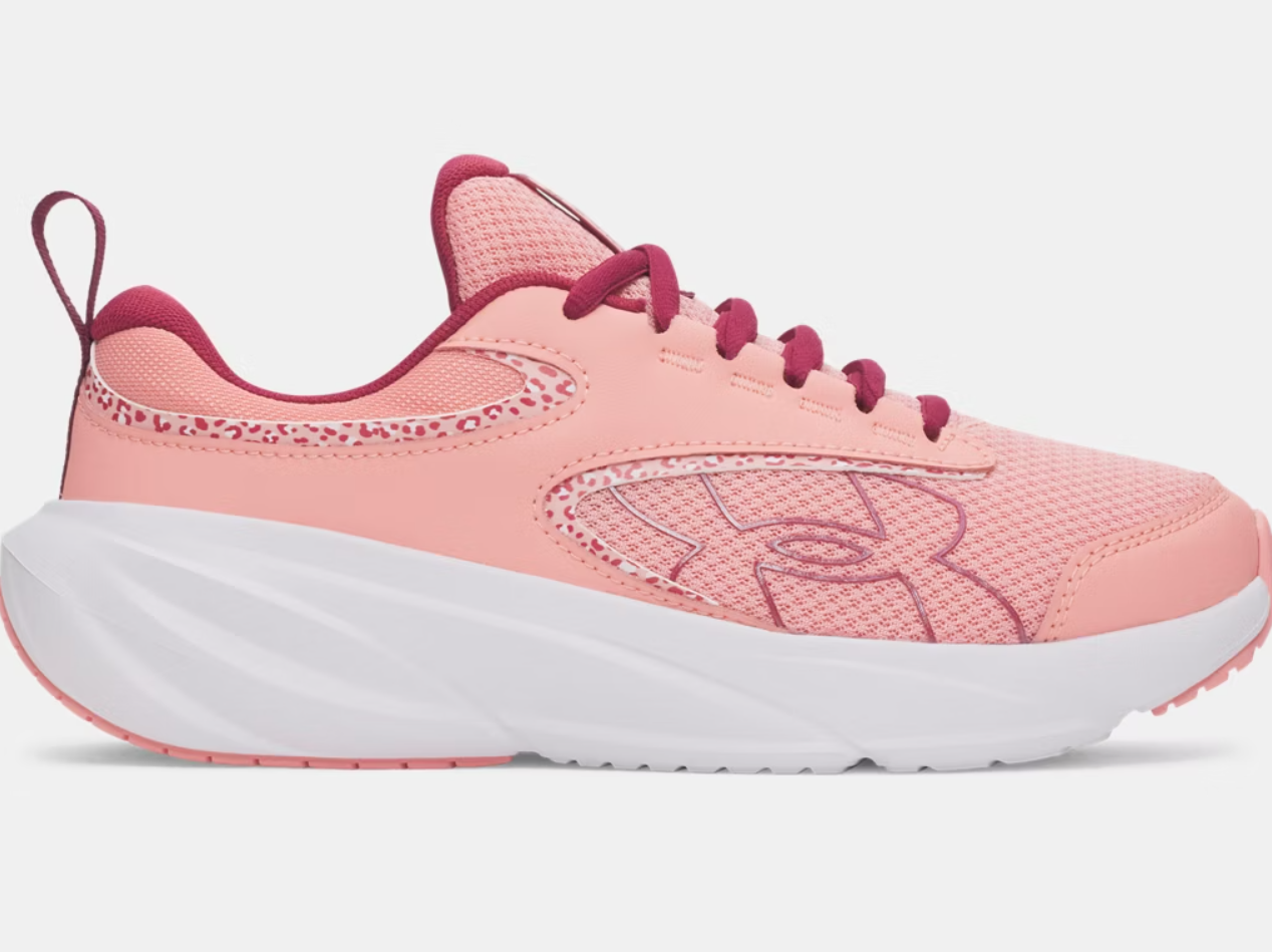 Espadrilles UA Surge 5 Print - Under Armour rose et bordeaux en mesh et matière synthétique, style sport, vue de profil côté extérieur.