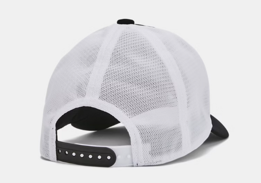 Casquette UA Essential Mid - Under Armour blanche et noire ajustable en maille, vue de dos avec fermeture à bouton-pression.