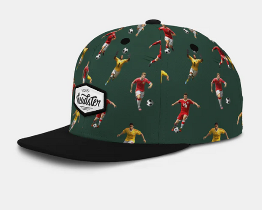 Casquette - Headster verte avec motifs joueurs de football rouges et jaunes, visière noire, style snapback, vue de côté.