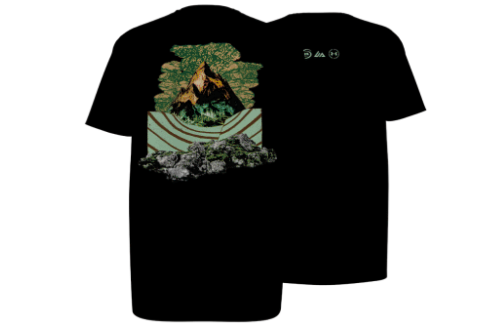 T-Shirt - Under Armour noir en coton avec motif montagne et forêt stylisée, vue de face et de dos.