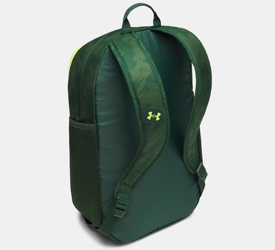 Sac à dos UA Hustle Sport 6.0 - Under Armour vert camouflage avec bretelles rembourrées et dos matelassé, vue de dos.